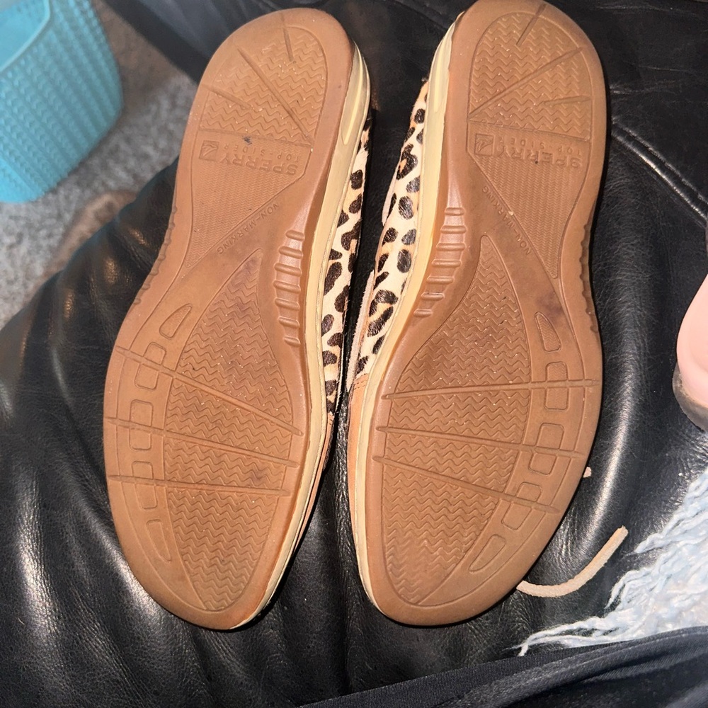 Sperry - Picture 2 of 2